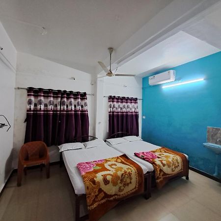 Goldan Palece Hotel Trimbak Ngoại thất bức ảnh
