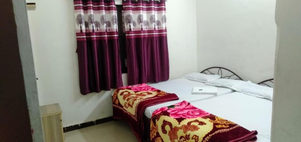 Goldan Palece Hotel Trimbak Ngoại thất bức ảnh