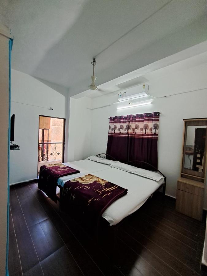 Goldan Palece Hotel Trimbak Ngoại thất bức ảnh